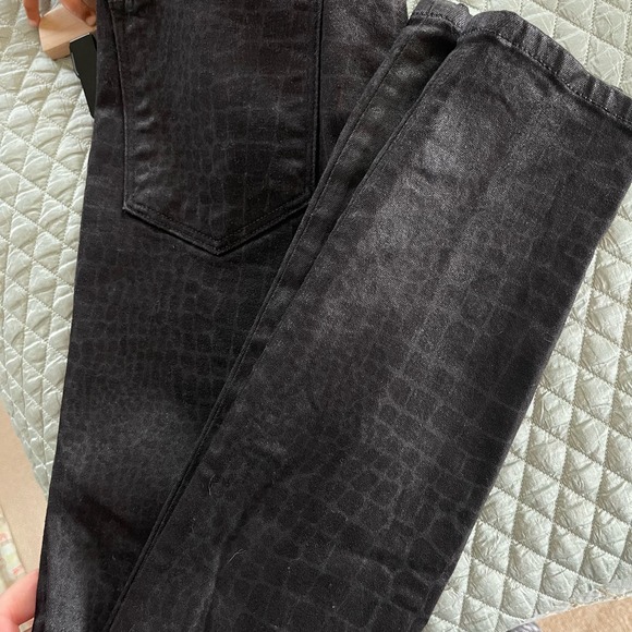 J Brand Leenah High Rise Skinny Ankle Jeans Size 28 Caiman Python Print Black - Picture 16 of 16